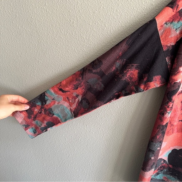 Soft Surroundings Abstract Print Beaded Long Sleeve Top Medium - Picture 4 of 10